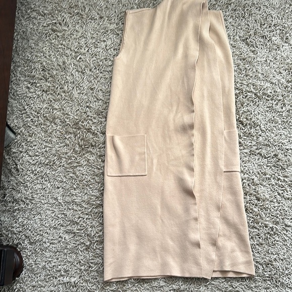 Tahari Women’s Chic Tan Sleeveless Long Soft Business Vest with Pockets Size SM - Picture 5 of 8